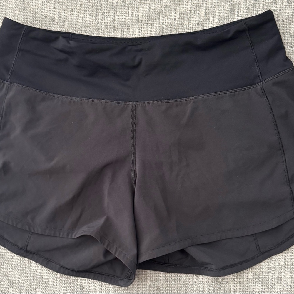 Lululemon Athletica Black Athletic Shorts Lightweight Moisture-Wicking 2.5 inch